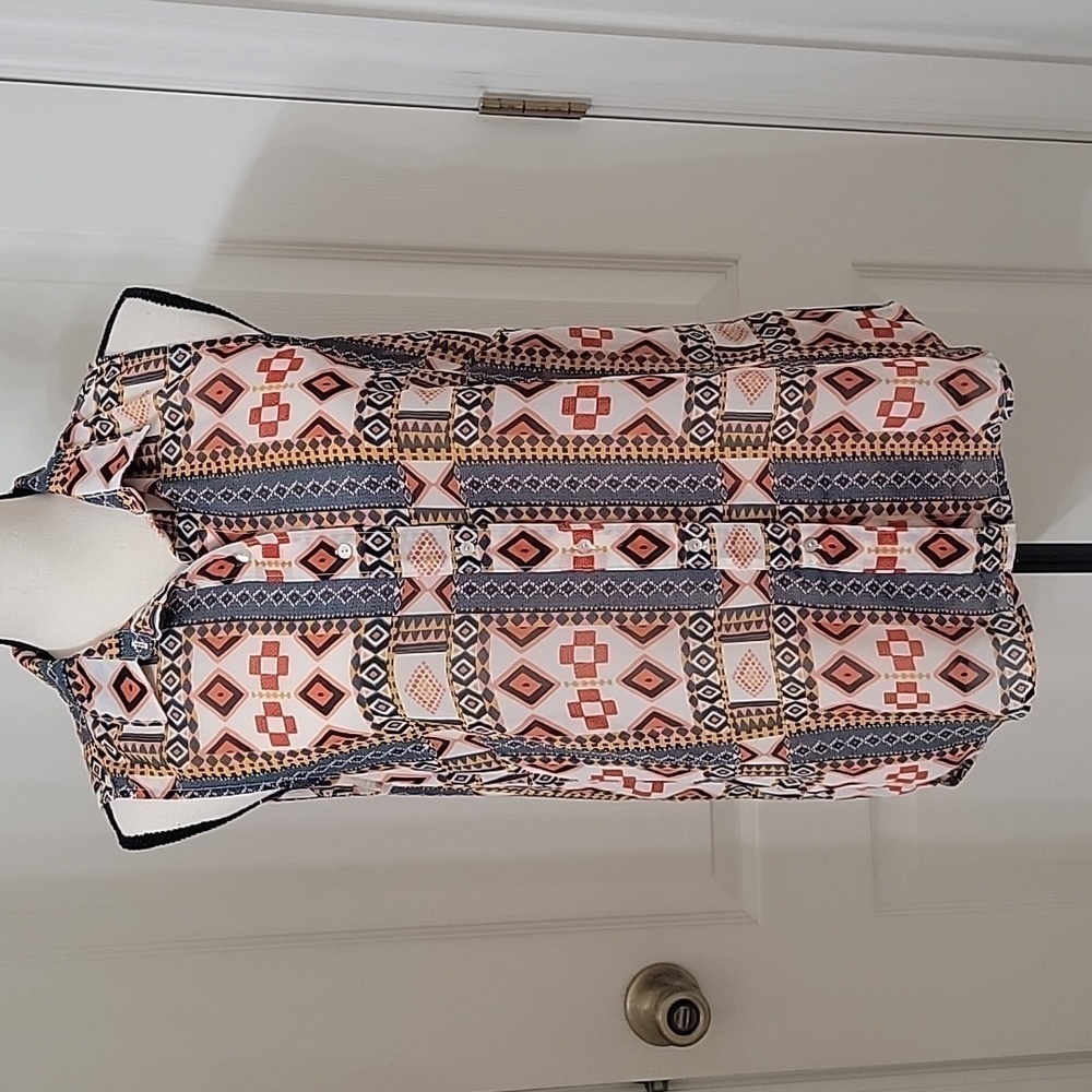 H&M, Size 6 Sleeveless Printed Button Down Blouse, Semi-Sheer